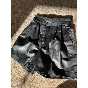 Leather Pikasoe shorts 7/8